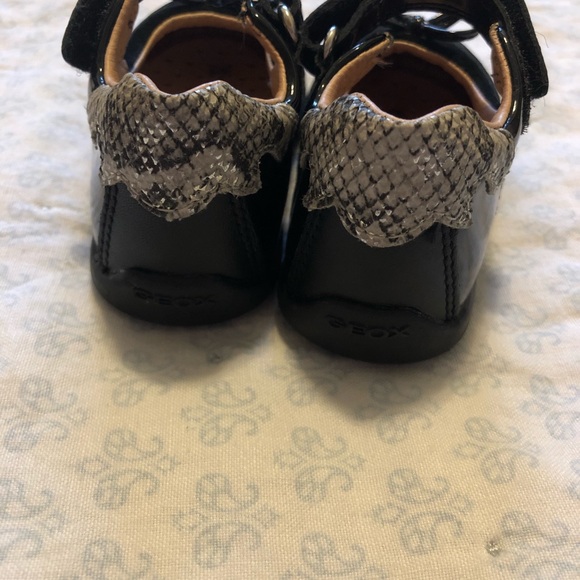 Geox toddler shoe size US 4.5 EU 20 - Picture 2 of 5